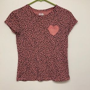 Children’s pink cheetah t shirt with heart pocket